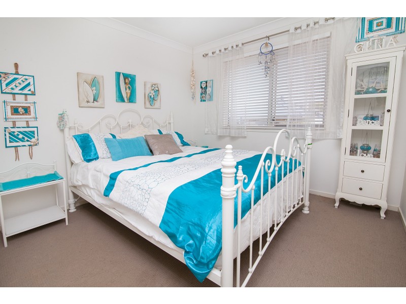 33 Margaret Street, Silkstone QLD 4304