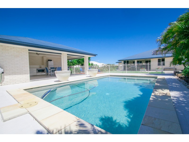 32 Peak Court, Peak Crossing QLD 4306