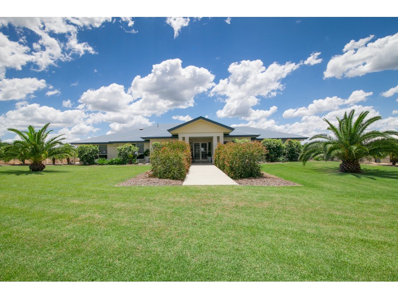 32 Peak Court, Peak Crossing QLD 4306