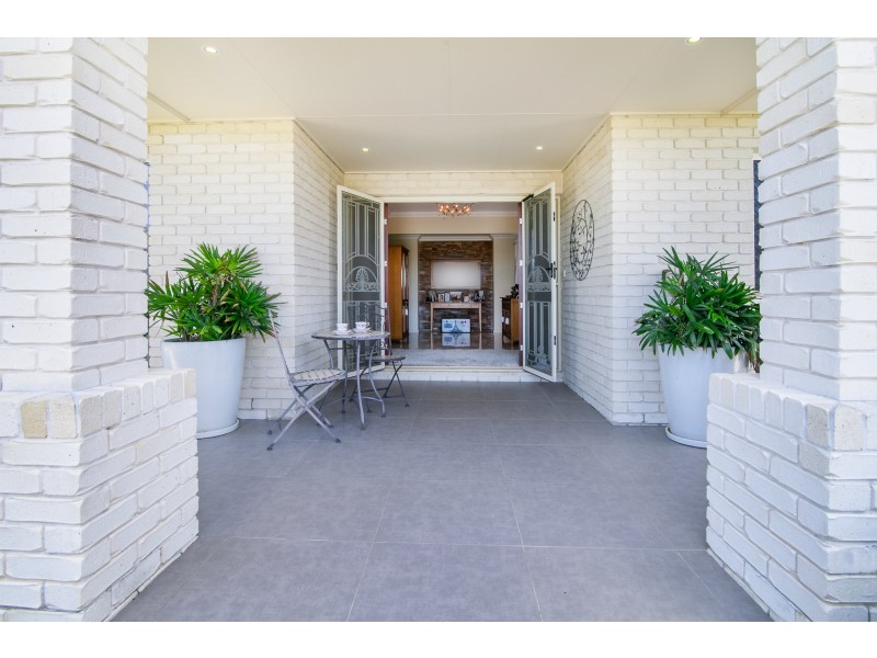 32 Peak Court, Peak Crossing QLD 4306