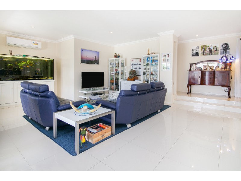 32 Peak Court, Peak Crossing QLD 4306