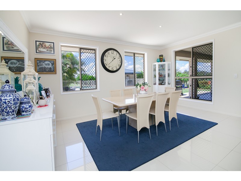 32 Peak Court, Peak Crossing QLD 4306