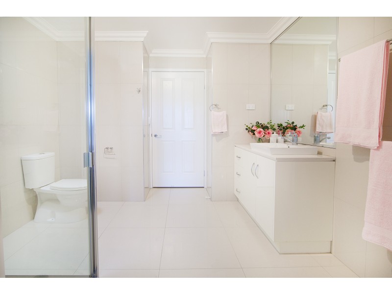 32 Peak Court, Peak Crossing QLD 4306