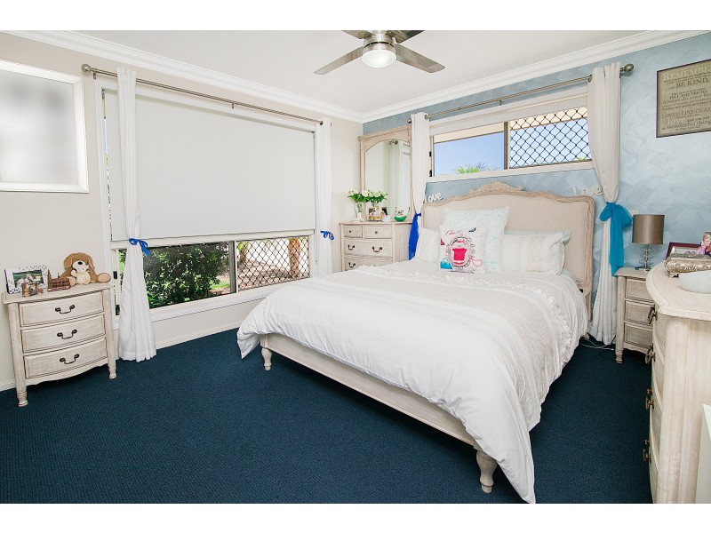 32 Peak Court, Peak Crossing QLD 4306