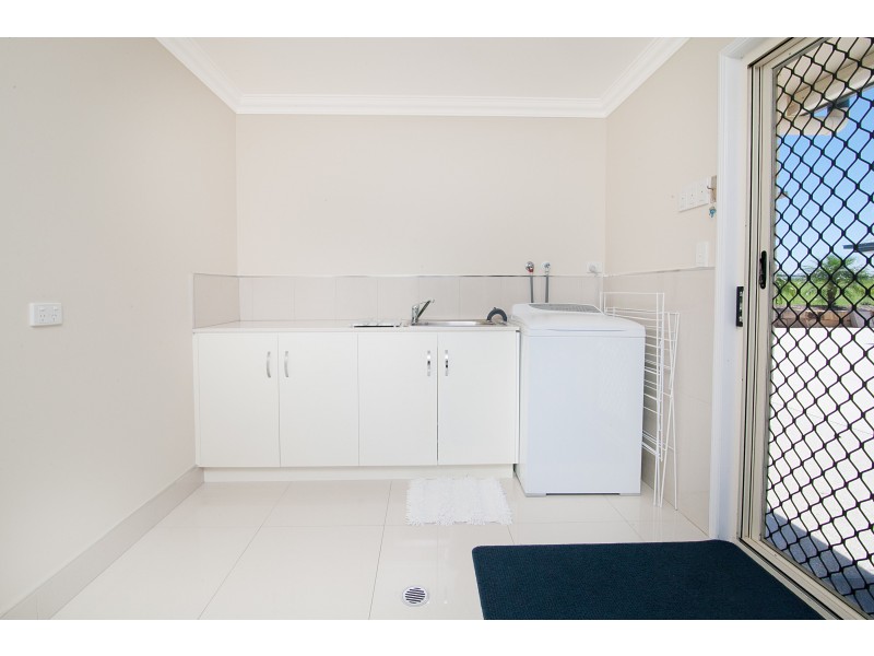 32 Peak Court, Peak Crossing QLD 4306