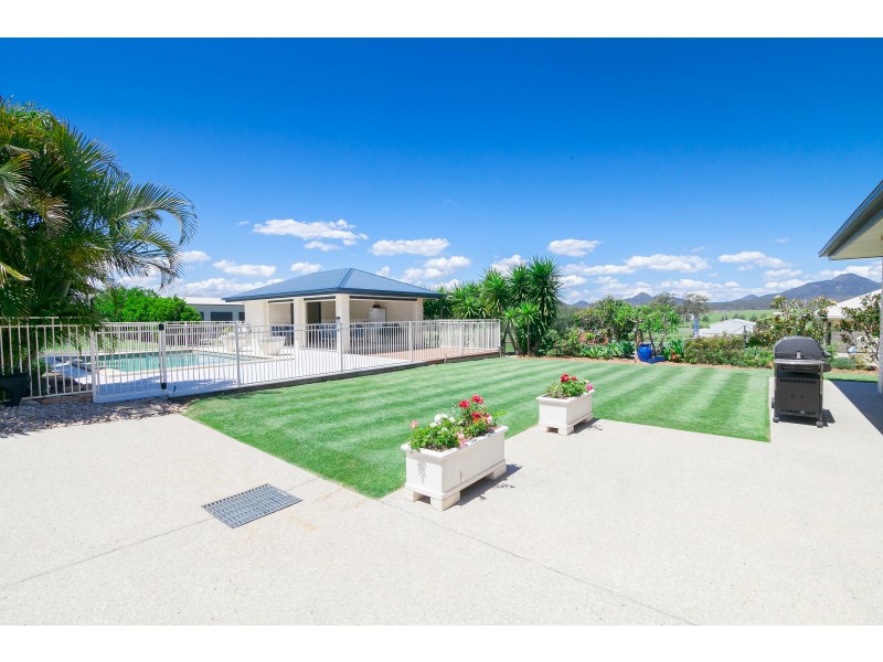 32 Peak Court, Peak Crossing QLD 4306