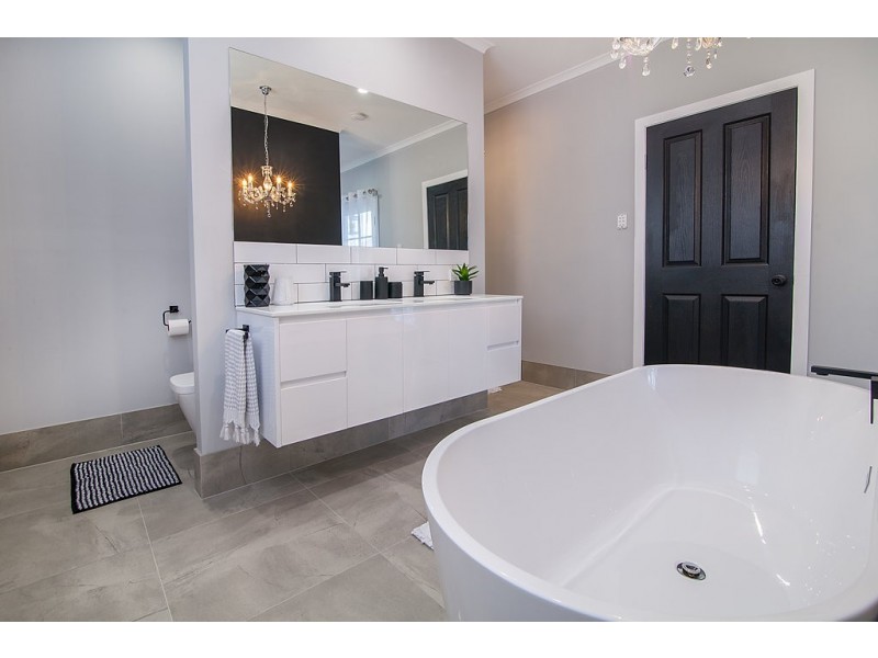 30 Moffatt Street, Ipswich QLD 4305