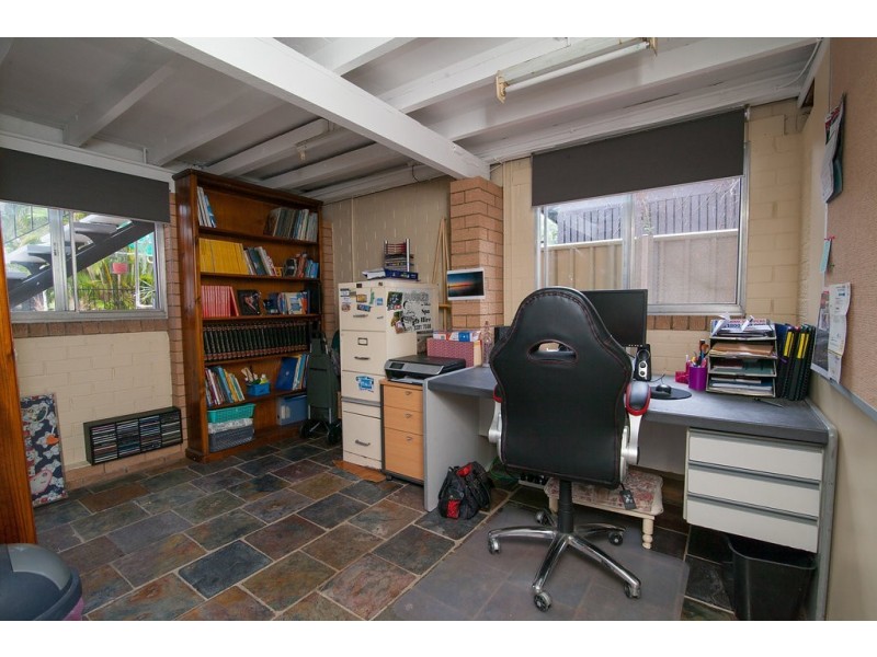 22 Hayes Street, Brassall QLD 4305