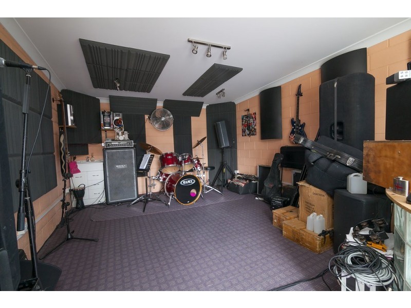 22 Hayes Street, Brassall QLD 4305