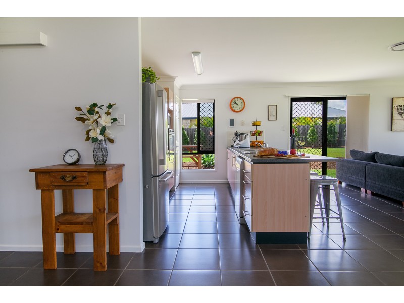 10 Ivory Close, Peak Crossing QLD 4306