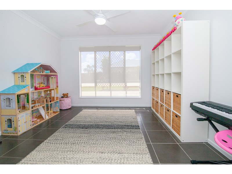 10 Ivory Close, Peak Crossing QLD 4306