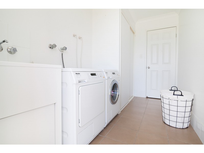 10 Ivory Close, Peak Crossing QLD 4306