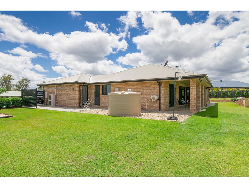 10 Ivory Close, Peak Crossing QLD 4306