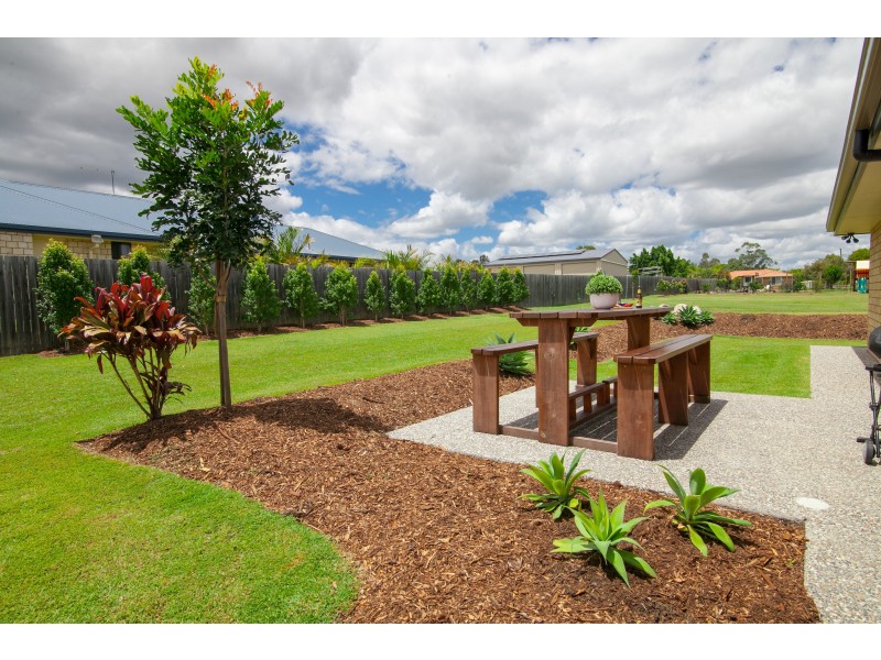 10 Ivory Close, Peak Crossing QLD 4306