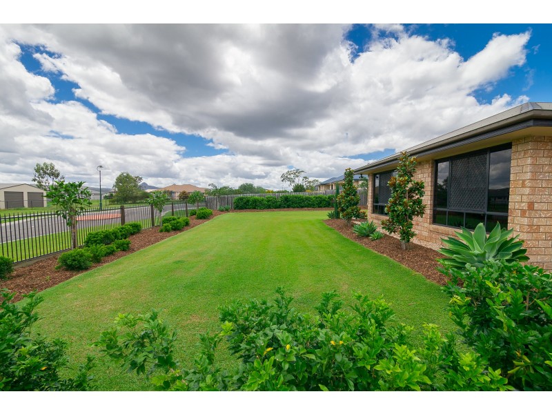 10 Ivory Close, Peak Crossing QLD 4306