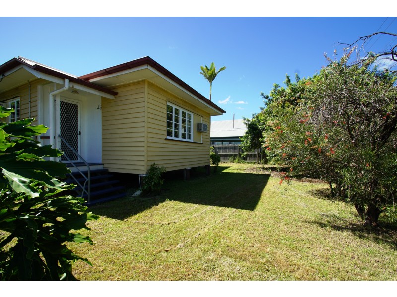 12 Hunter Street, Brassall QLD 4305