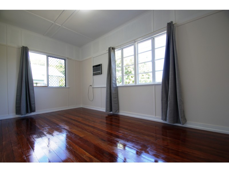 12 Hunter Street, Brassall QLD 4305