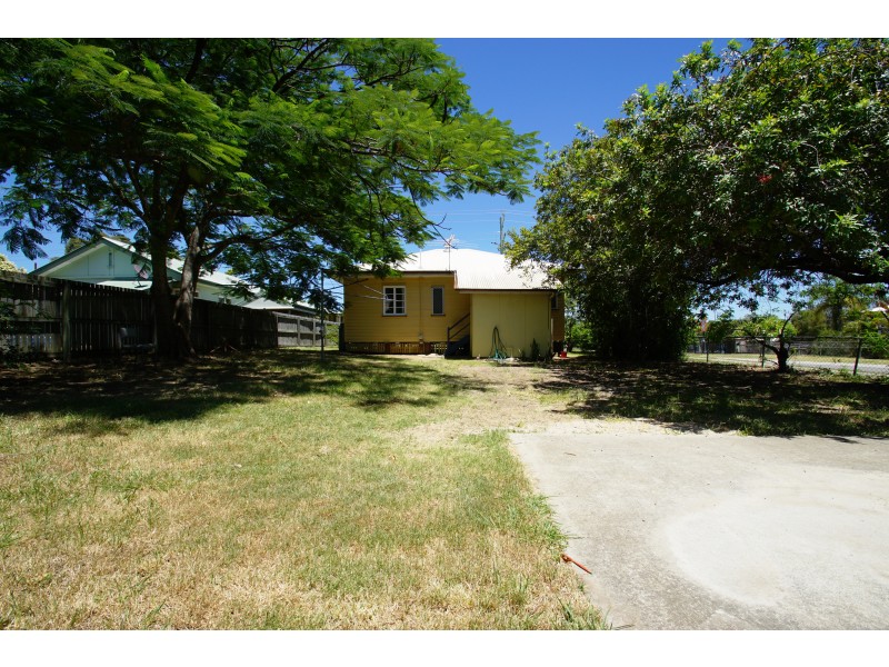 12 Hunter Street, Brassall QLD 4305