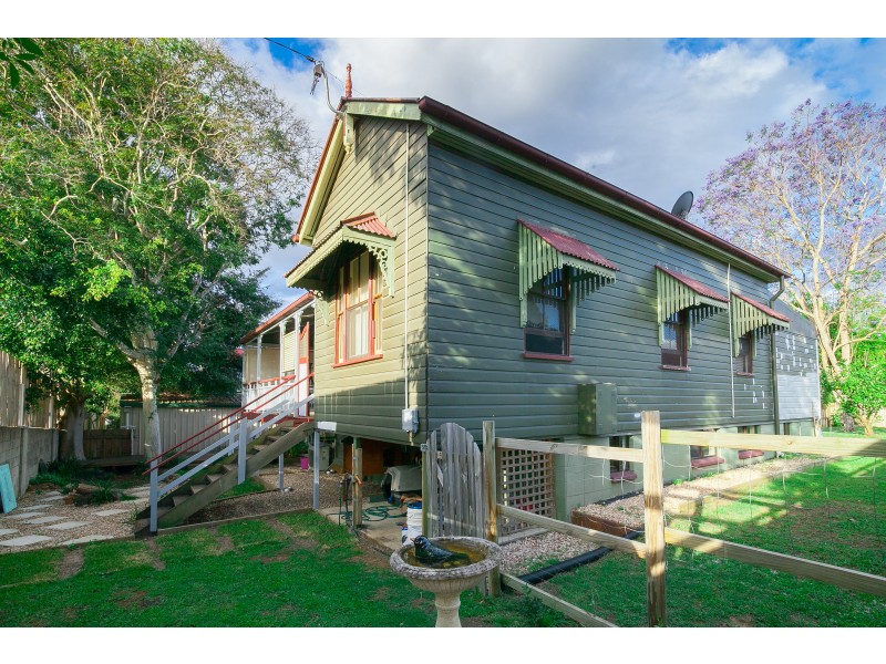 6 Feeney Lane, East Ipswich QLD 4305