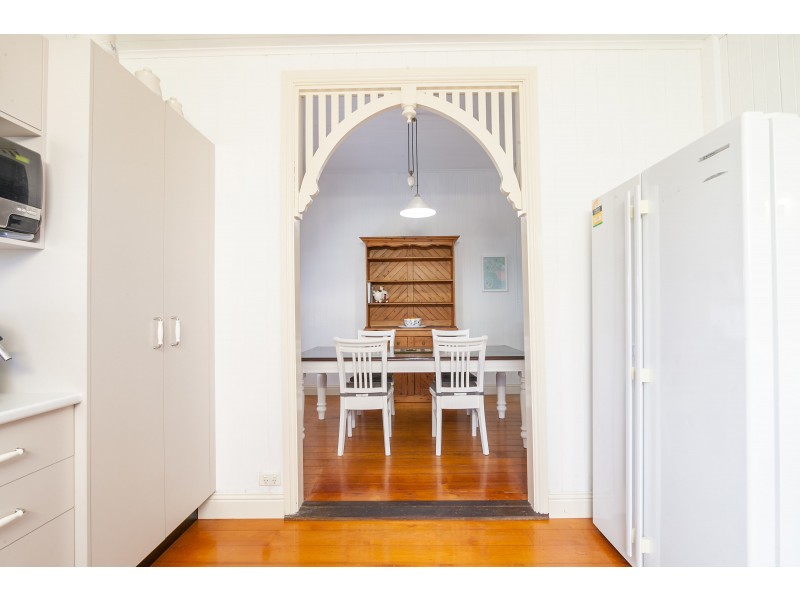 6 Feeney Lane, East Ipswich QLD 4305