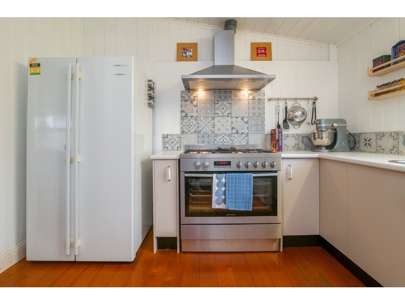 6 Feeney Lane, East Ipswich QLD 4305