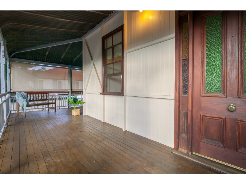 6 Feeney Lane, East Ipswich QLD 4305