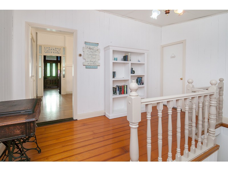 6 Feeney Lane, East Ipswich QLD 4305