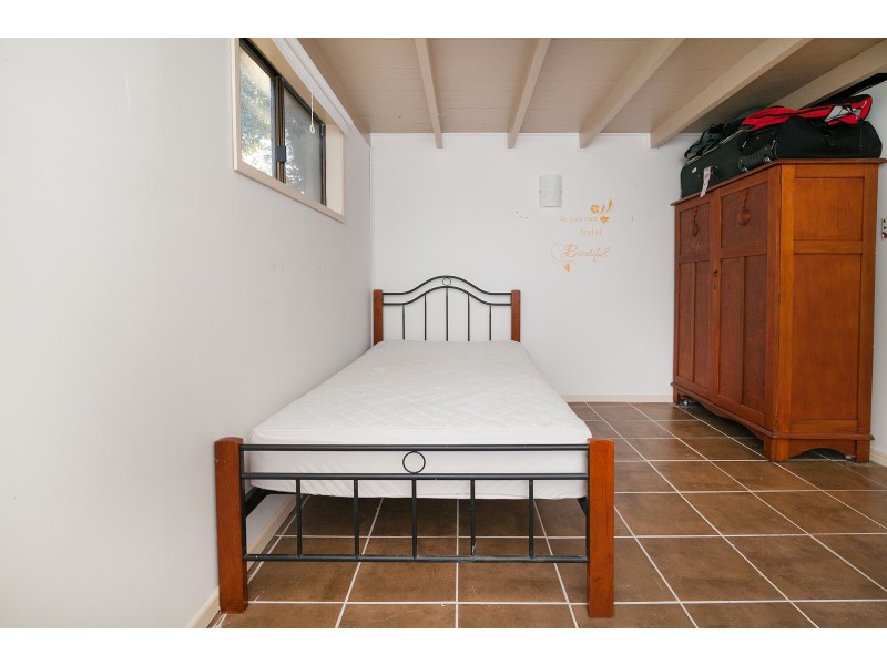 6 Feeney Lane, East Ipswich QLD 4305