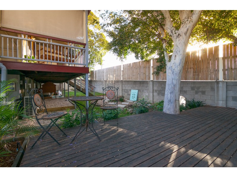 6 Feeney Lane, East Ipswich QLD 4305