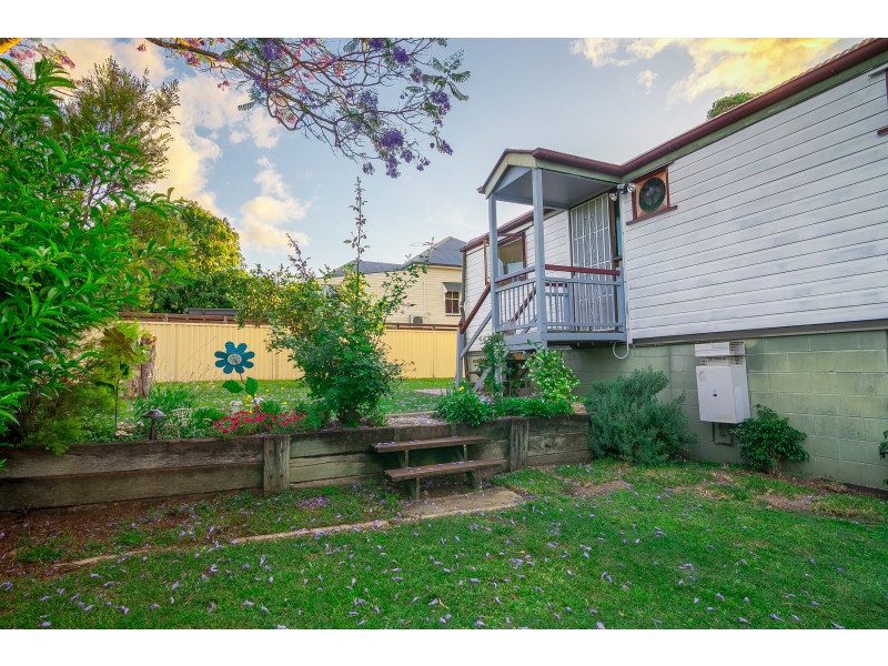 6 Feeney Lane, East Ipswich QLD 4305