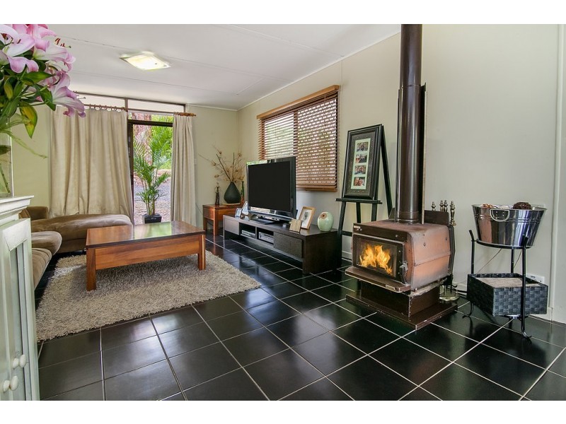 129 Velvet Street, Pine Mountain QLD 4306