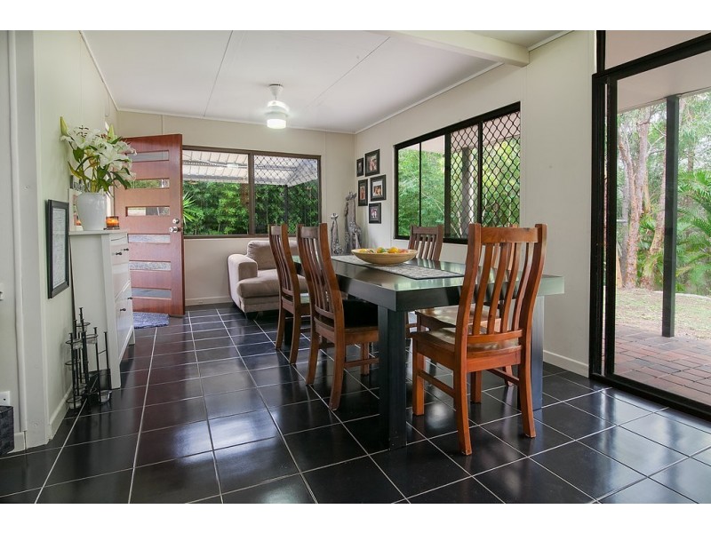 129 Velvet Street, Pine Mountain QLD 4306