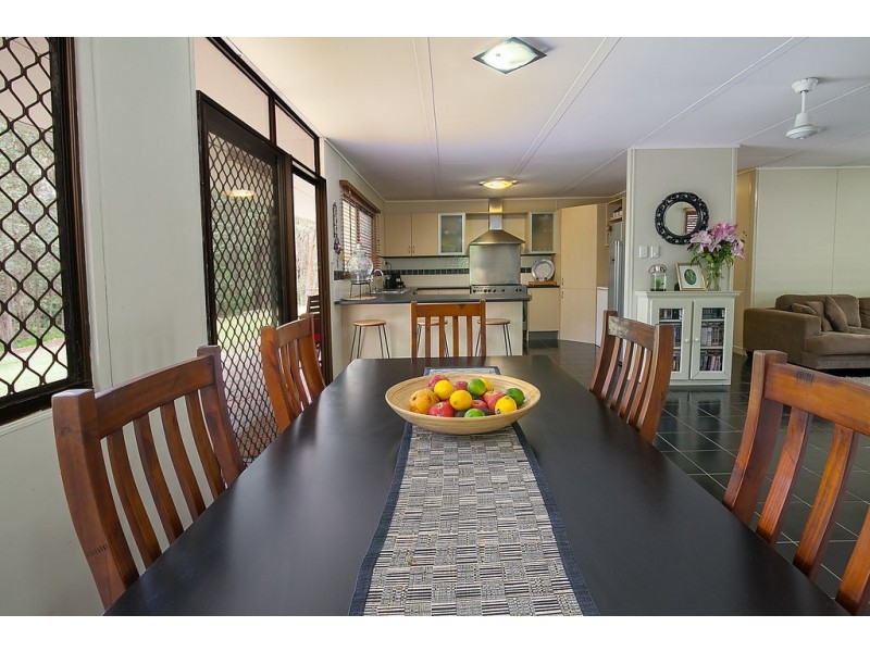 129 Velvet Street, Pine Mountain QLD 4306