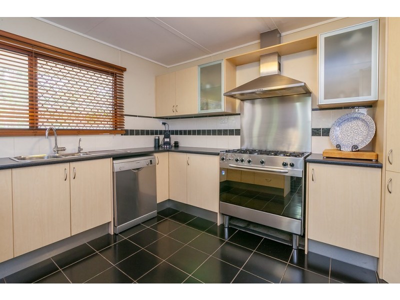 129 Velvet Street, Pine Mountain QLD 4306