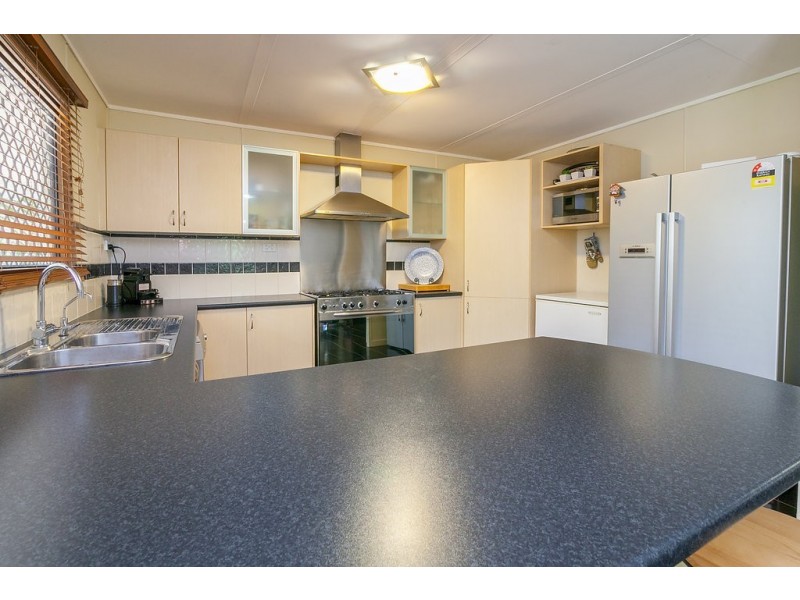 129 Velvet Street, Pine Mountain QLD 4306