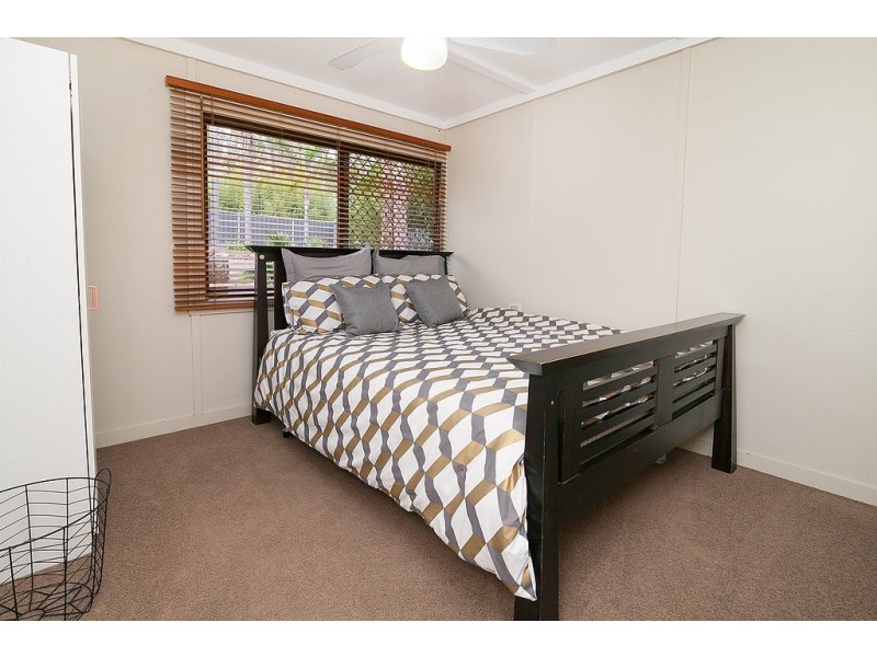 129 Velvet Street, Pine Mountain QLD 4306