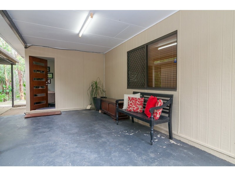 129 Velvet Street, Pine Mountain QLD 4306