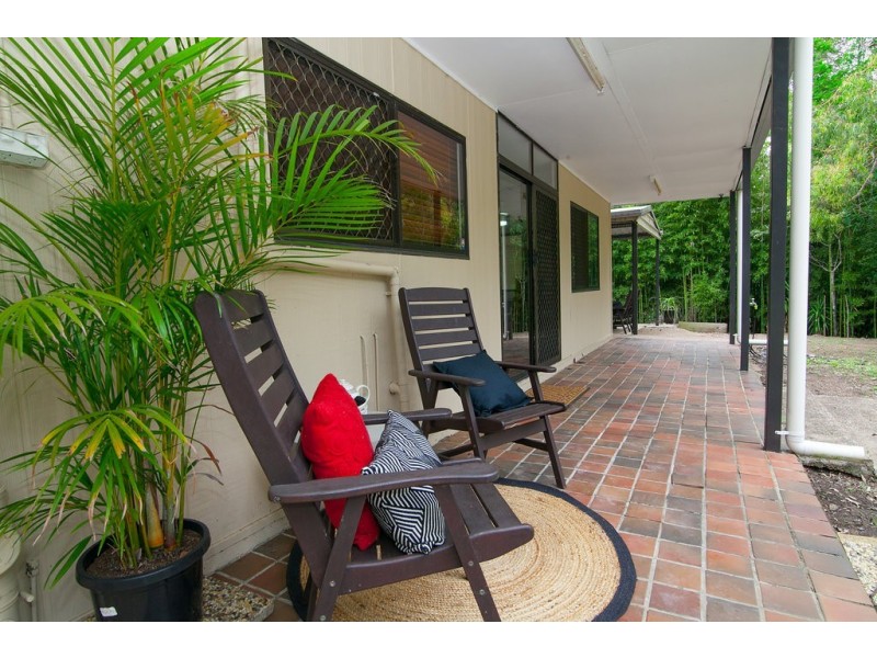 129 Velvet Street, Pine Mountain QLD 4306