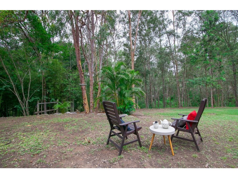 129 Velvet Street, Pine Mountain QLD 4306