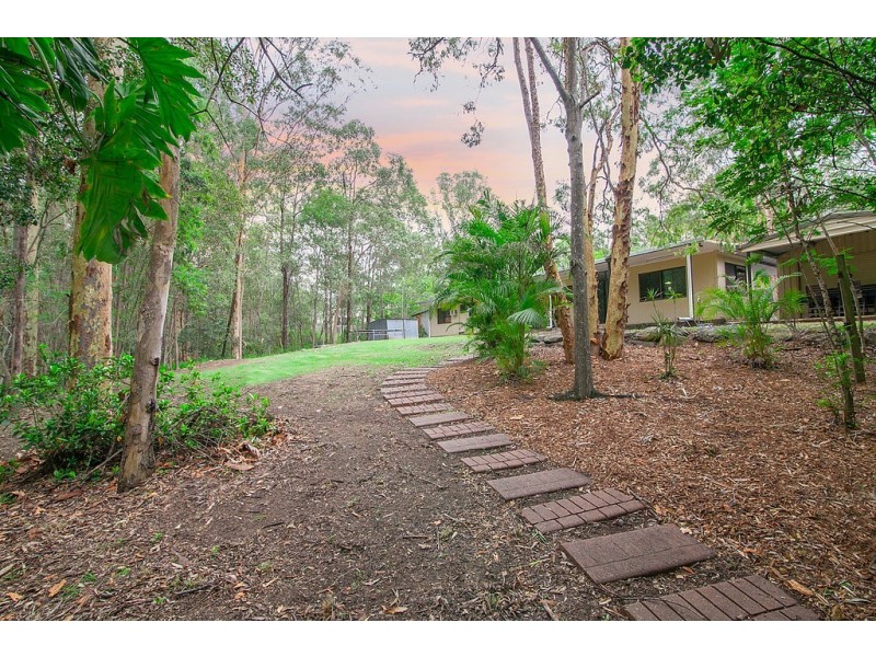129 Velvet Street, Pine Mountain QLD 4306