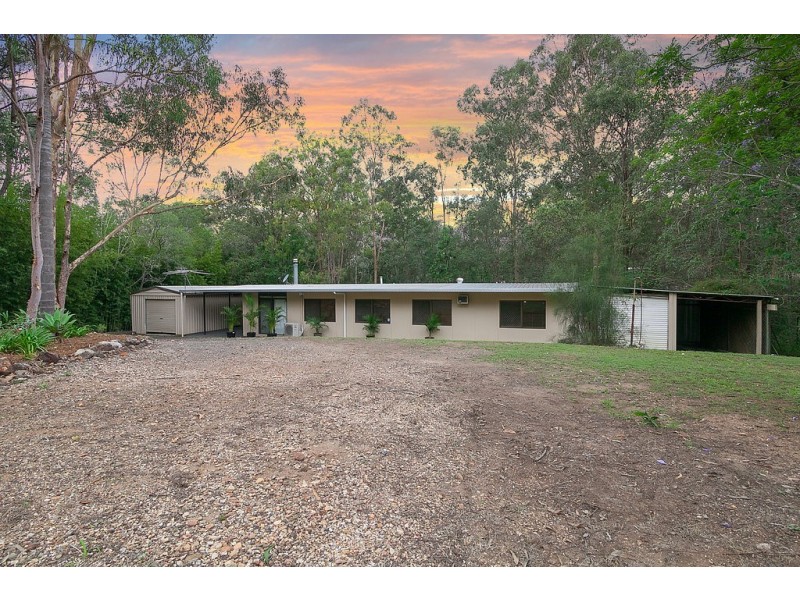 129 Velvet Street, Pine Mountain QLD 4306