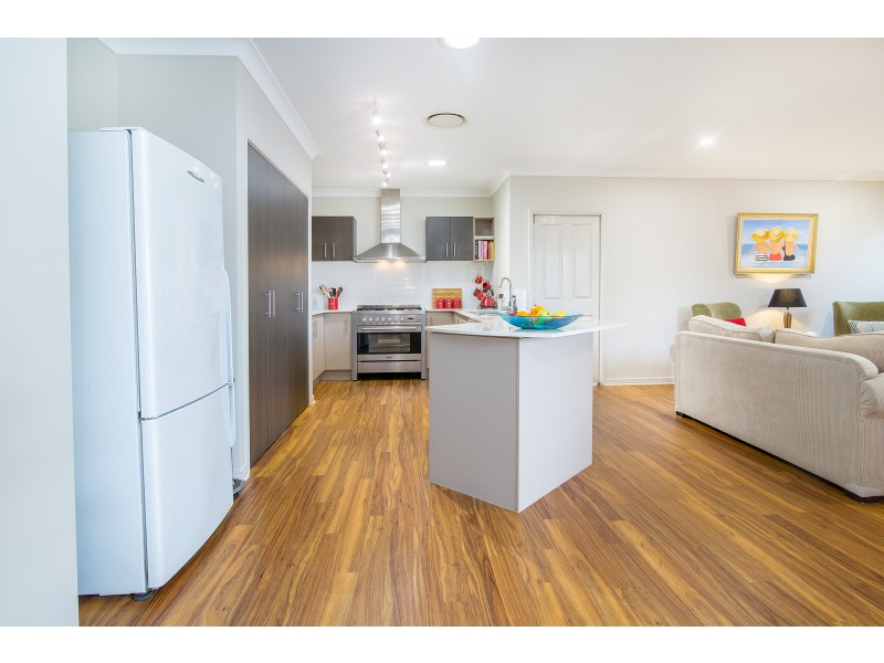 8 Emerson Crescent, Brassall QLD 4305