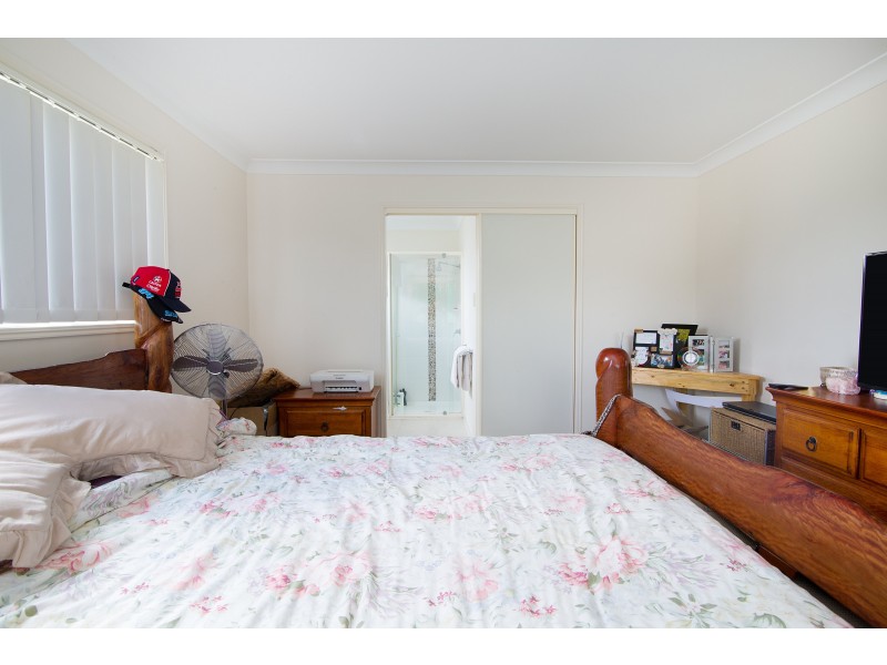 11 Chalmers Place, North Ipswich QLD 4305