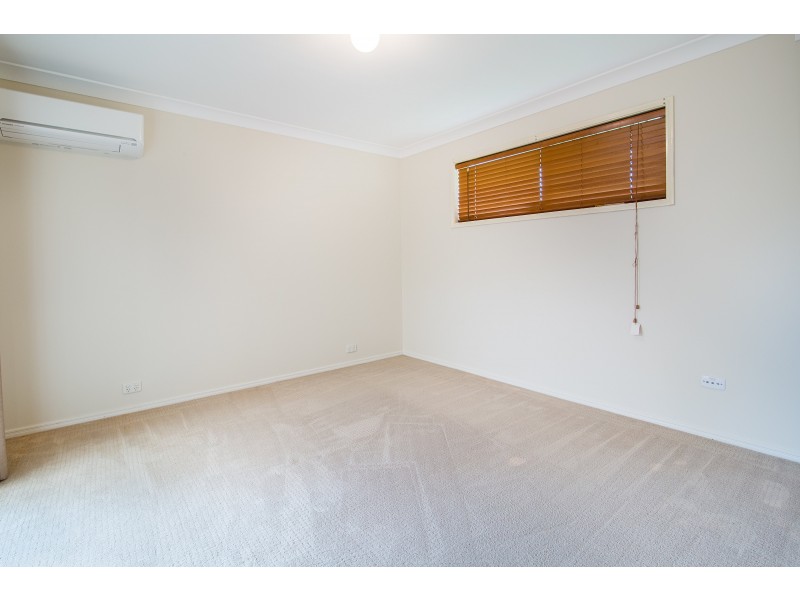 2/25 Kingston Way, Raceview QLD 4305