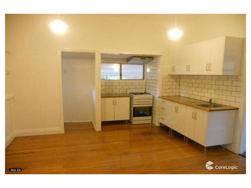 8 Foote Street, Newtown QLD 4305