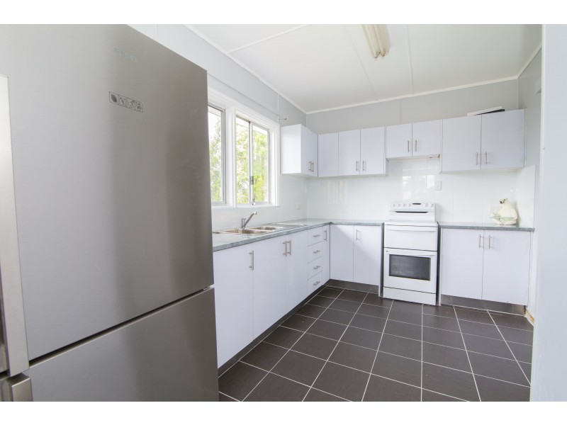 17 Wentworth Street, Leichhardt QLD 4305