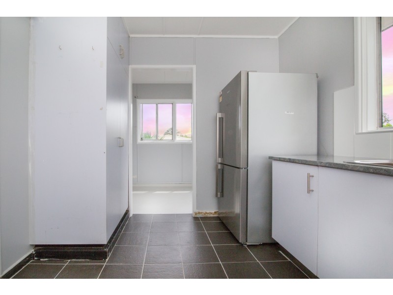 17 Wentworth Street, Leichhardt QLD 4305