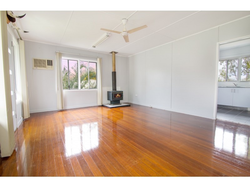 17 Wentworth Street, Leichhardt QLD 4305