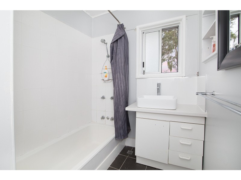 17 Wentworth Street, Leichhardt QLD 4305