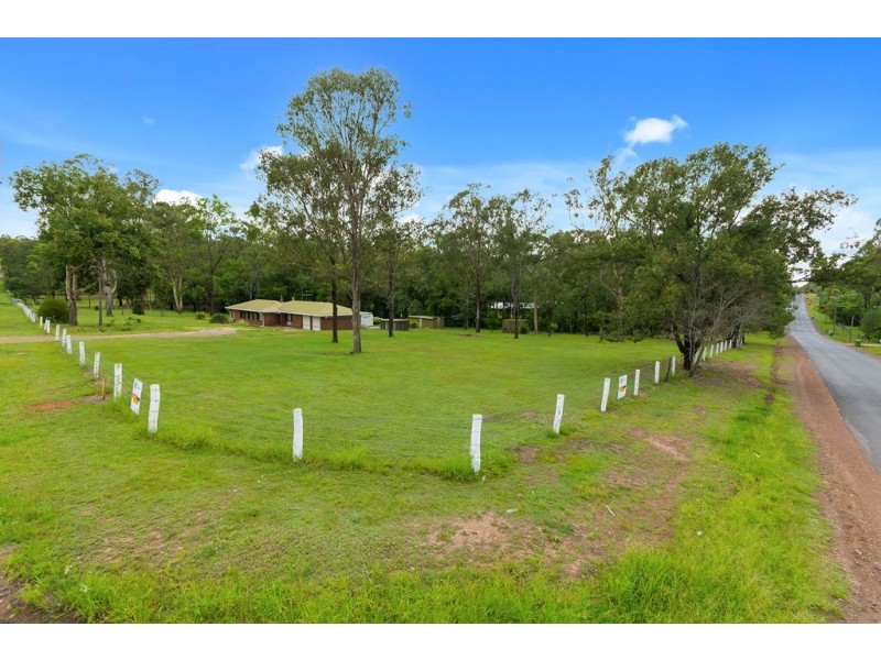 3 Velvet Street, Pine Mountain QLD 4306